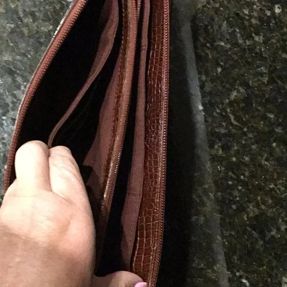 Talbots wristlet Brown Leather - Picture 3 of 3